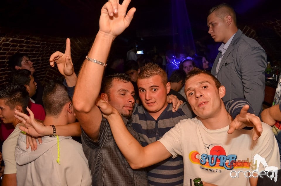 Saturday Night Party @ Escape Club,