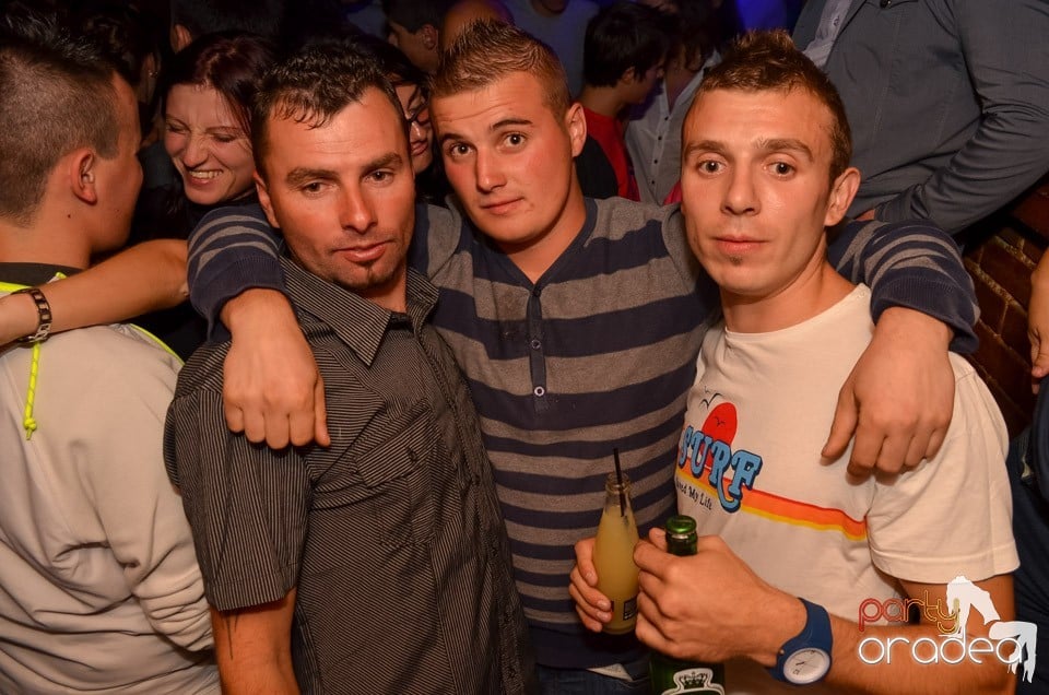 Saturday Night Party @ Escape Club,