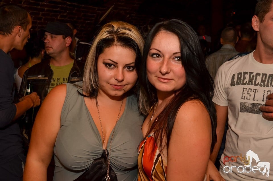 Saturday Night Party @ Escape Club,