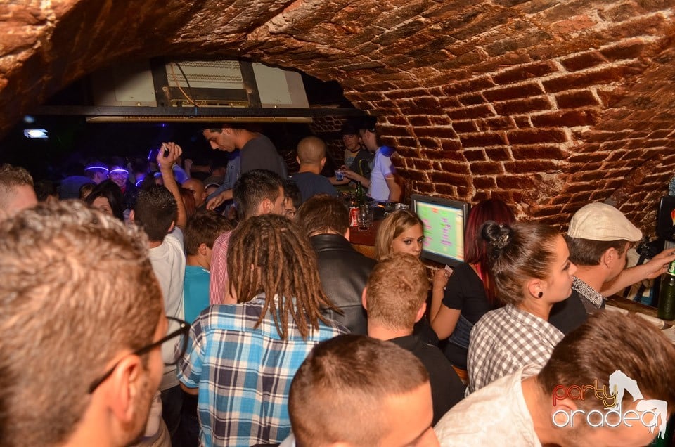 Saturday Night Party @ Escape Club,