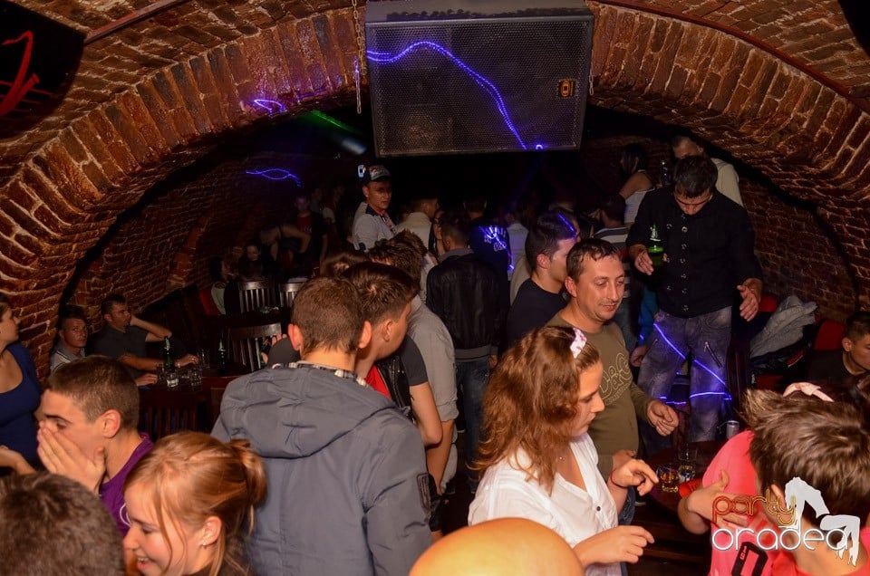 Saturday Night Party @ Escape Club,