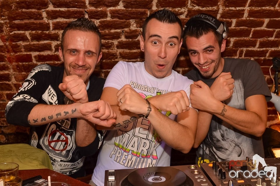 Saturday Night Party @ Escape Club,