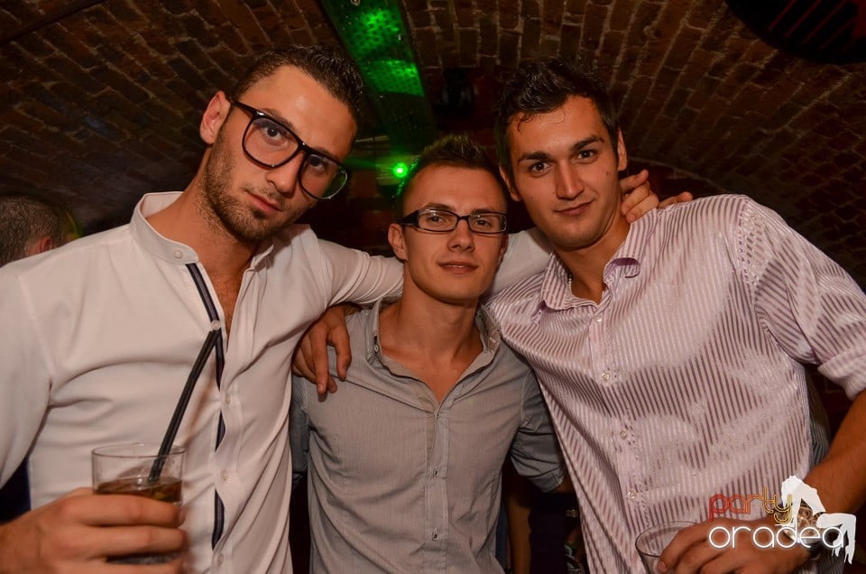 Saturday Night Party @ Escape Club,