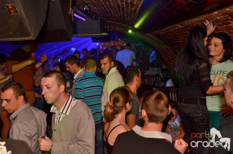 Saturday Night Party @ Escape Club, 