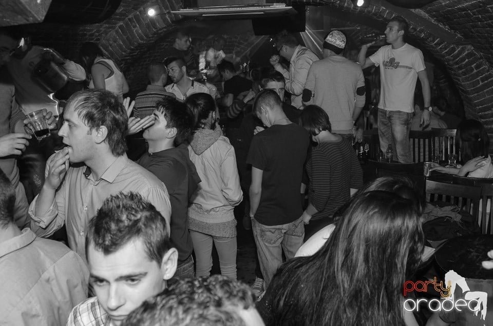 Saturday Night Party @ Escape Club, 