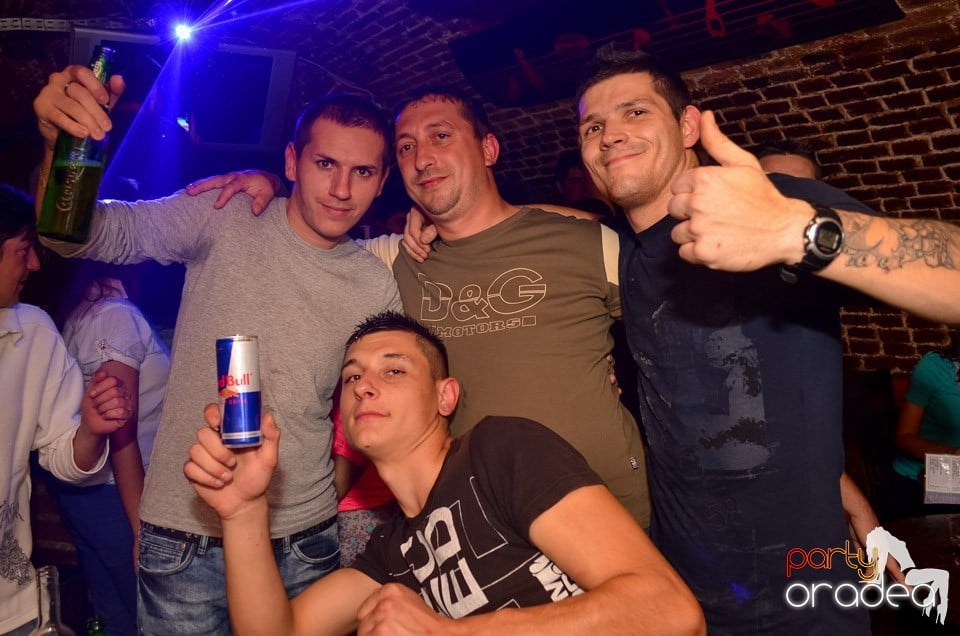 Saturday Night Party @ Escape Club,