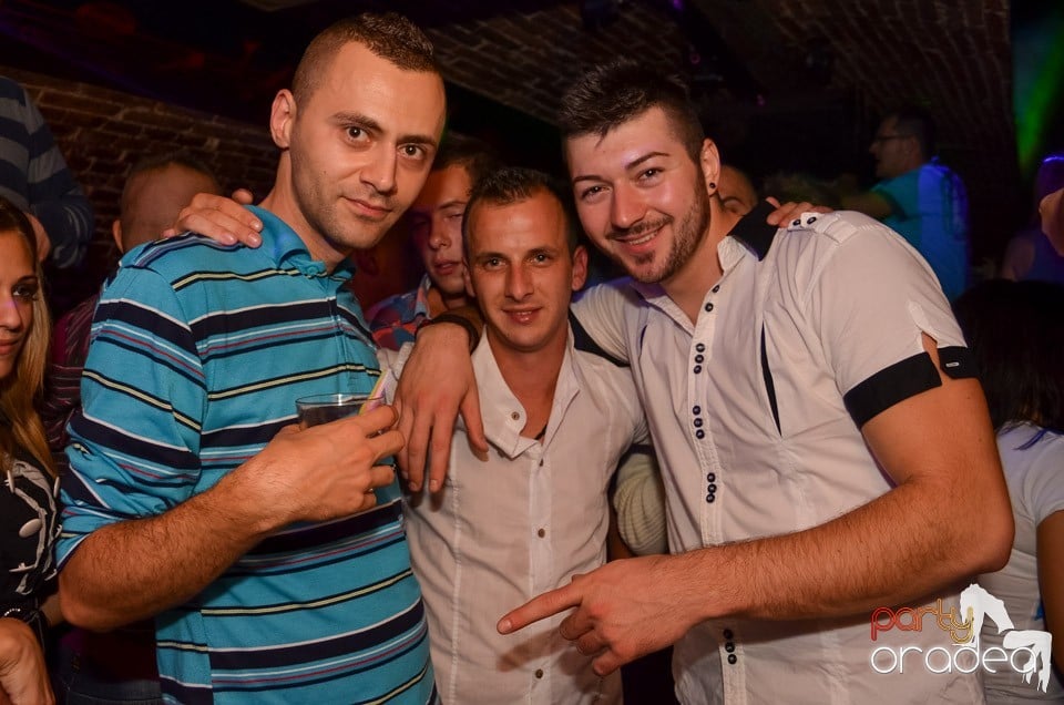 Saturday Night Party @ Escape Club,