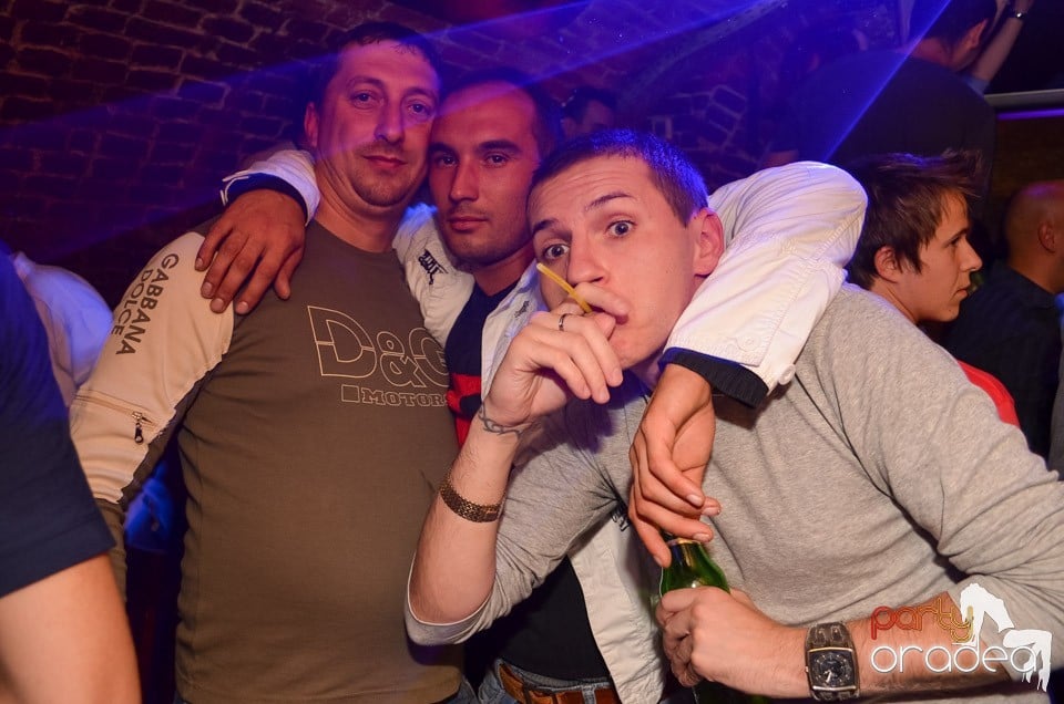 Saturday Night Party @ Escape Club,