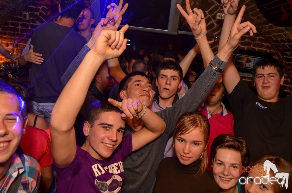 Saturday Night Party @ Escape Club,