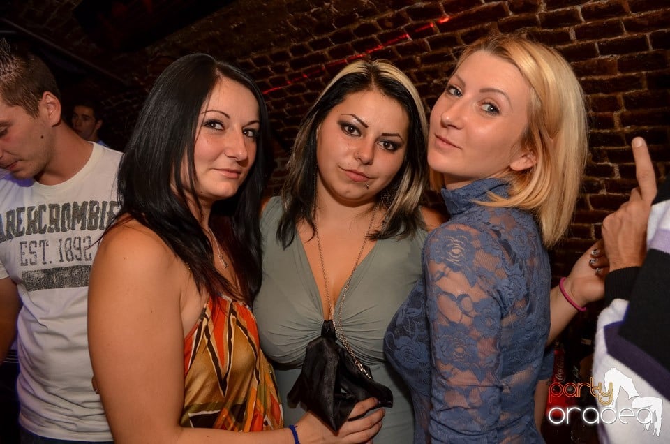Saturday Night Party @ Escape Club,