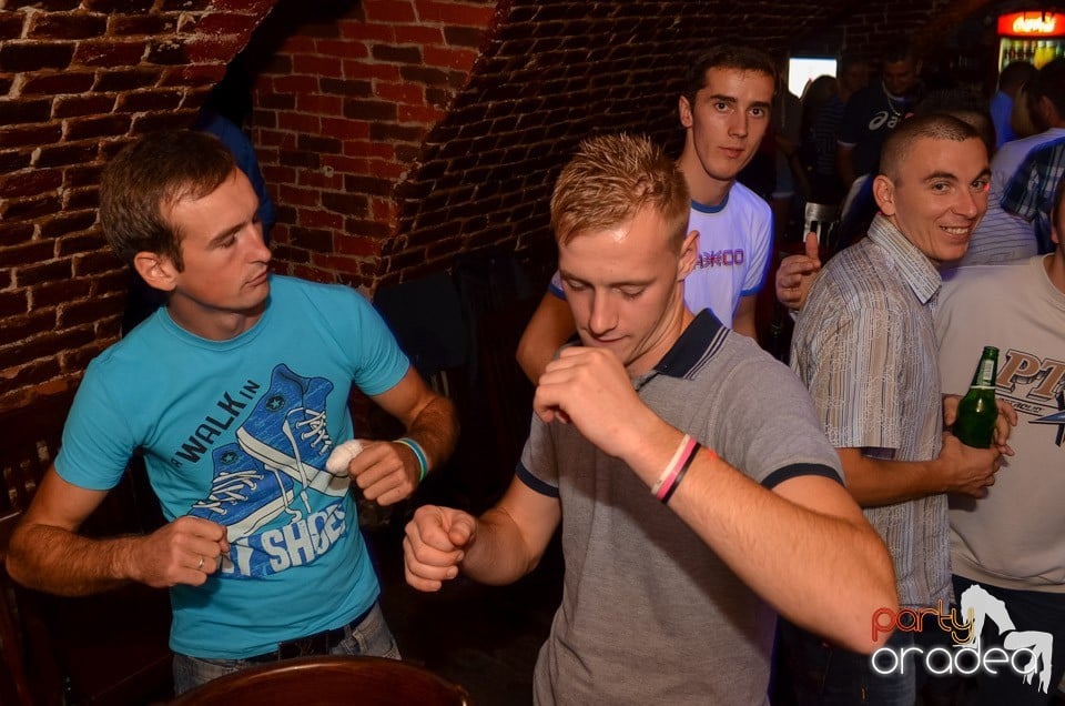 Saturday Night Party @ Escape Club,