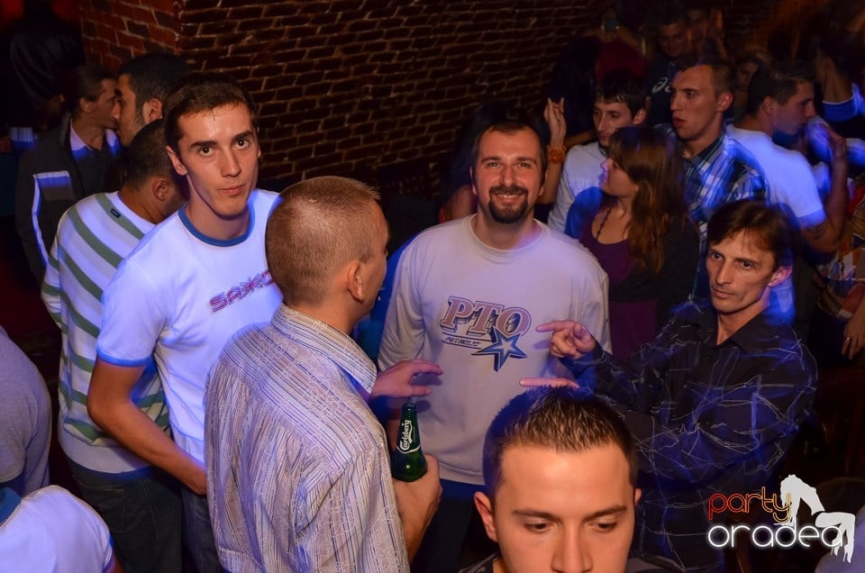 Saturday Night Party @ Escape Club,