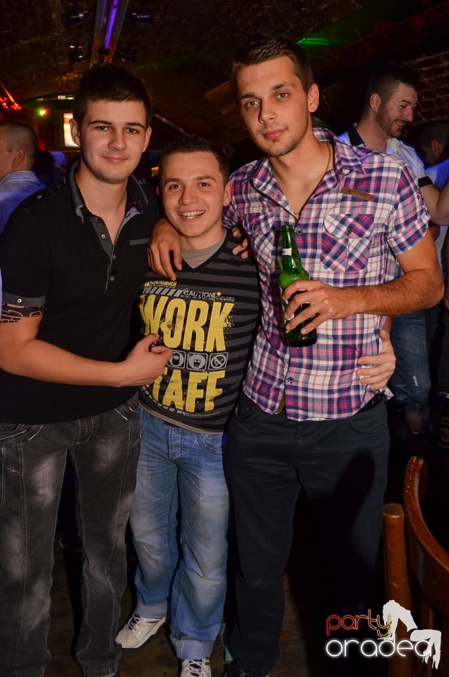 Saturday Night Party @ Escape Club, 