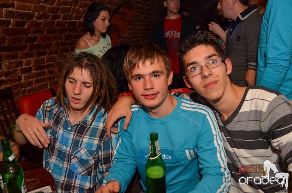 Saturday Night Party @ Escape Club,