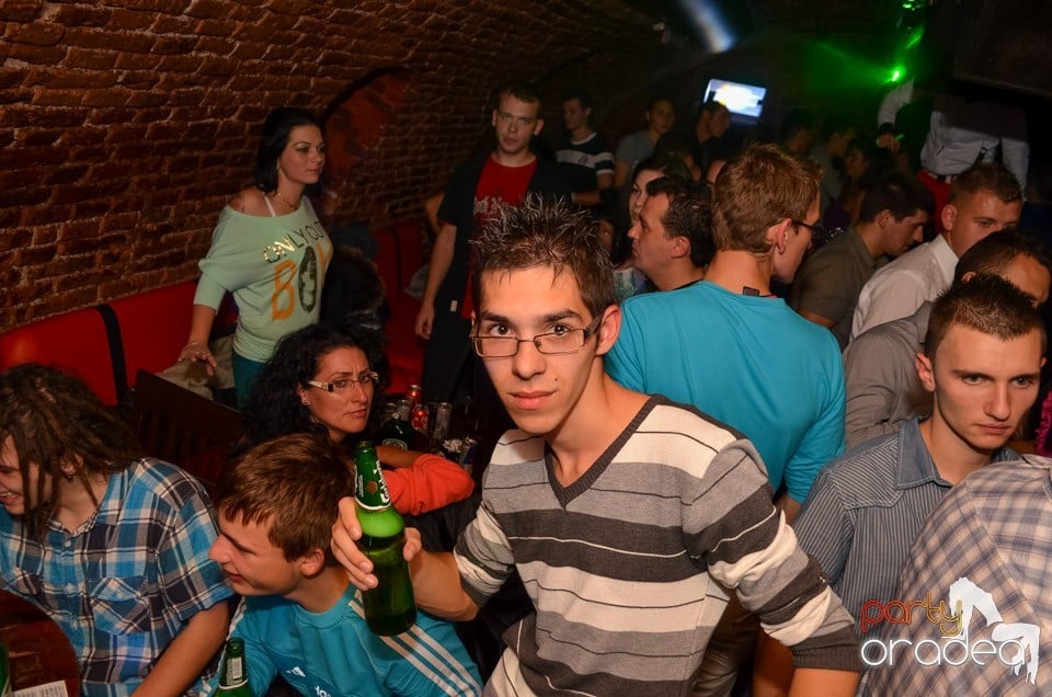 Saturday Night Party @ Escape Club,