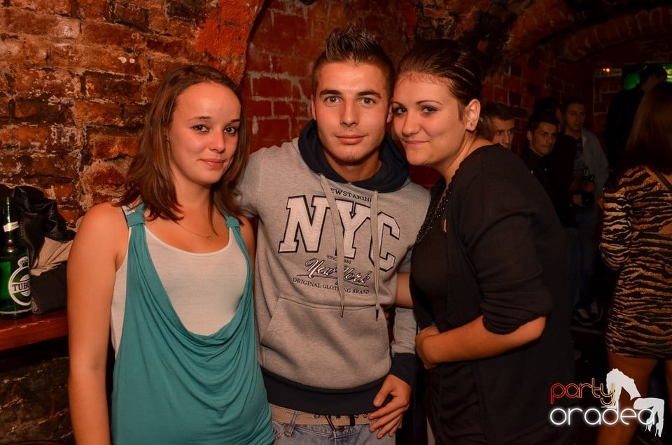Saturday Night Party @ Escape Club,