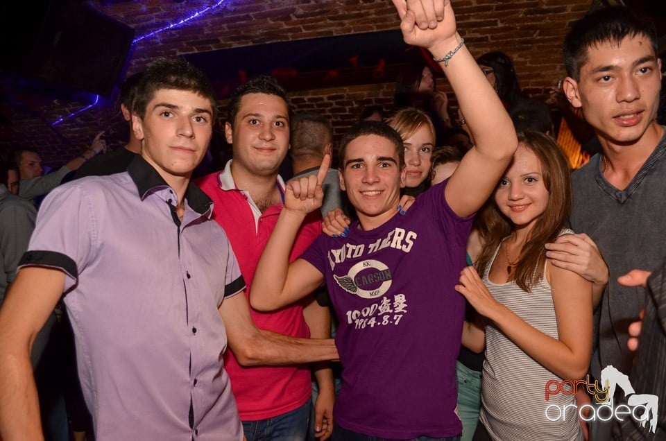 Saturday Night Party @ Escape Club,