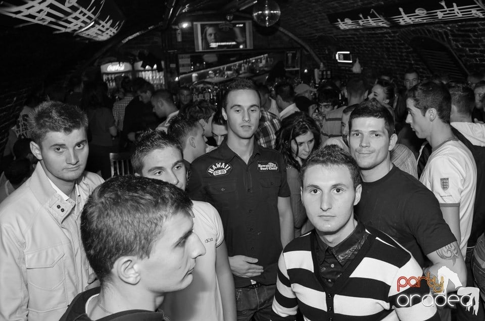 Saturday Night Party @ Escape Club,