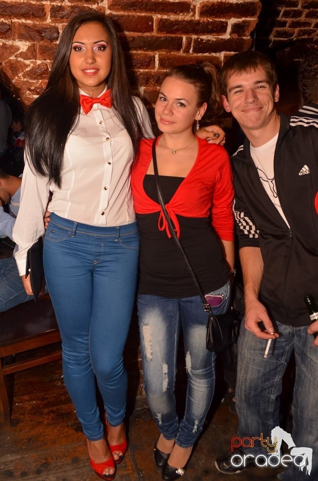 Saturday Night Party @ Escape Club,