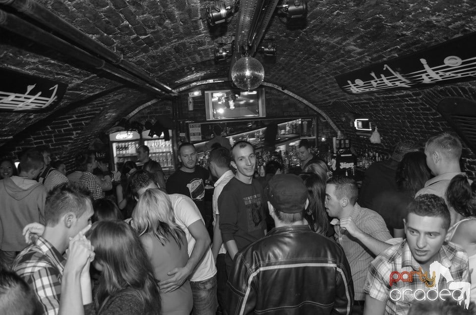Saturday Night Party @ Escape Club,