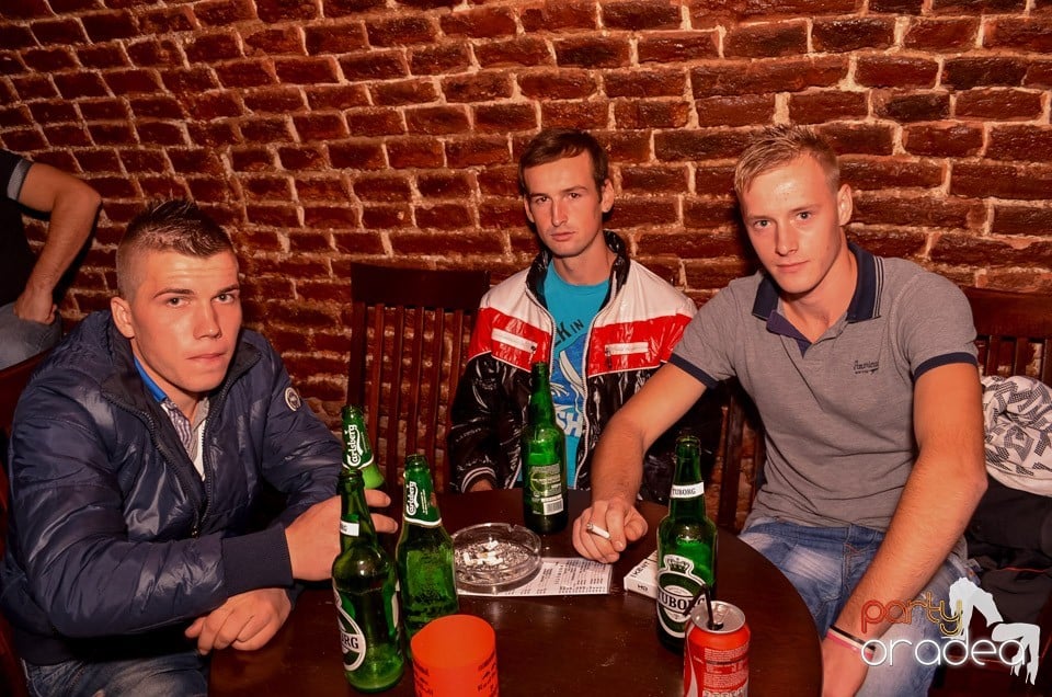 Saturday Night Party @ Escape Club,