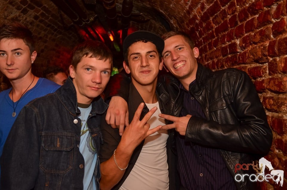 Saturday Night Party @ Escape Club,