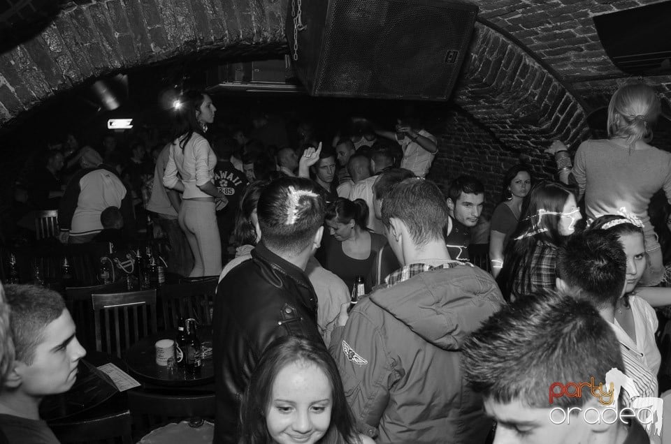 Saturday Night Party @ Escape Club,