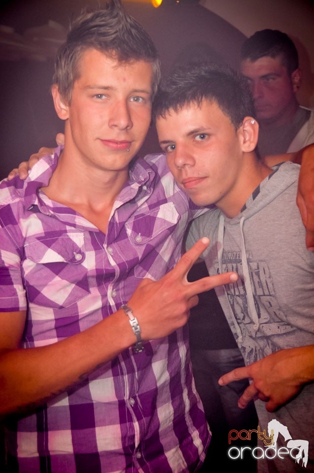 Saturday Night Party în Atti's,