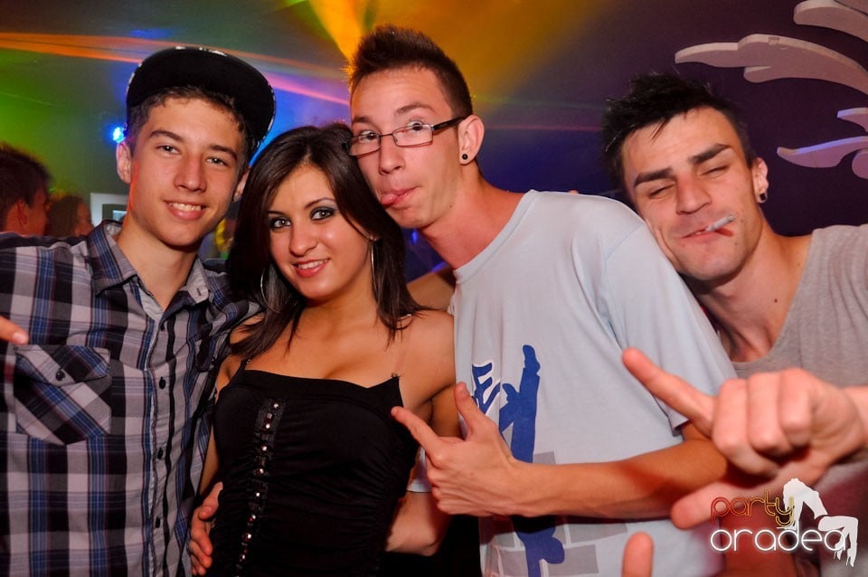 Saturday Night Party în Atti's,