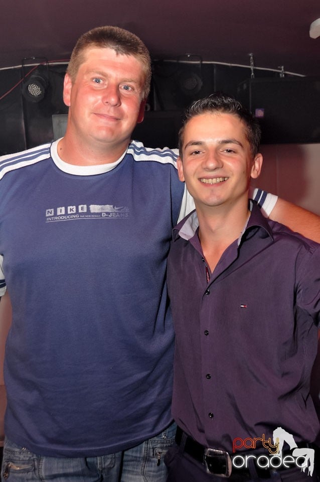Saturday Night Party în Atti's,