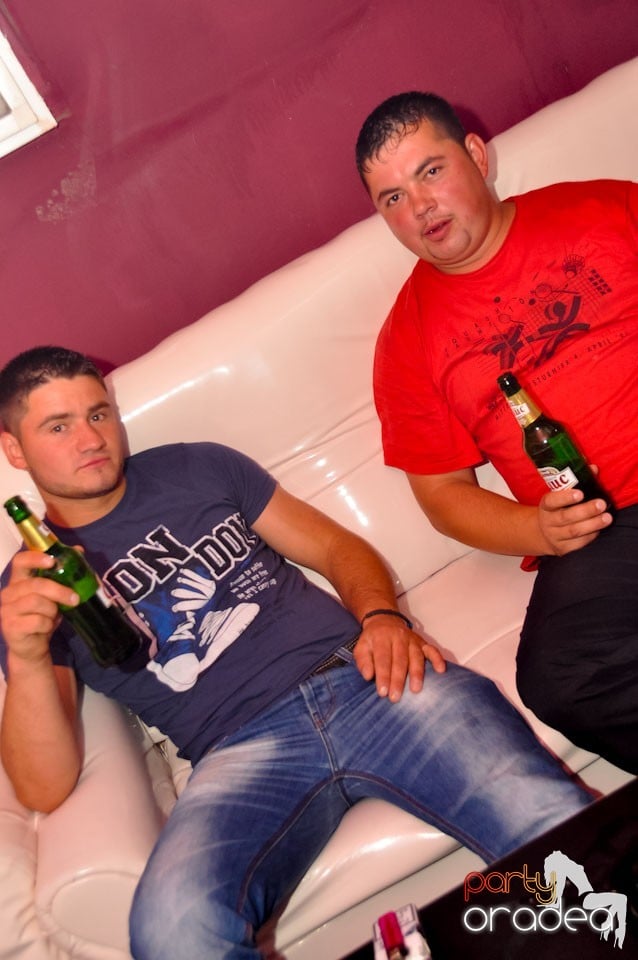 Saturday Night Party în Atti's,