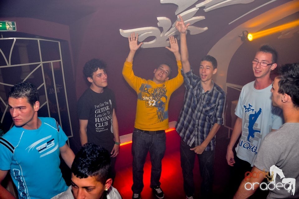 Saturday Night Party în Atti's,