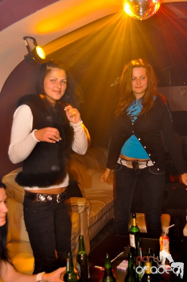 Saturday Night Party în Atti's,