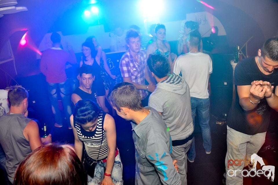 Saturday Night Party în Atti's,