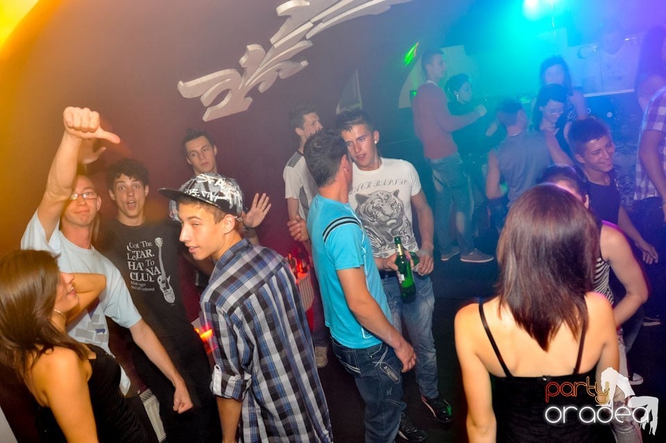 Saturday Night Party în Atti's,