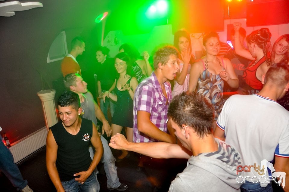 Saturday Night Party în Atti's,