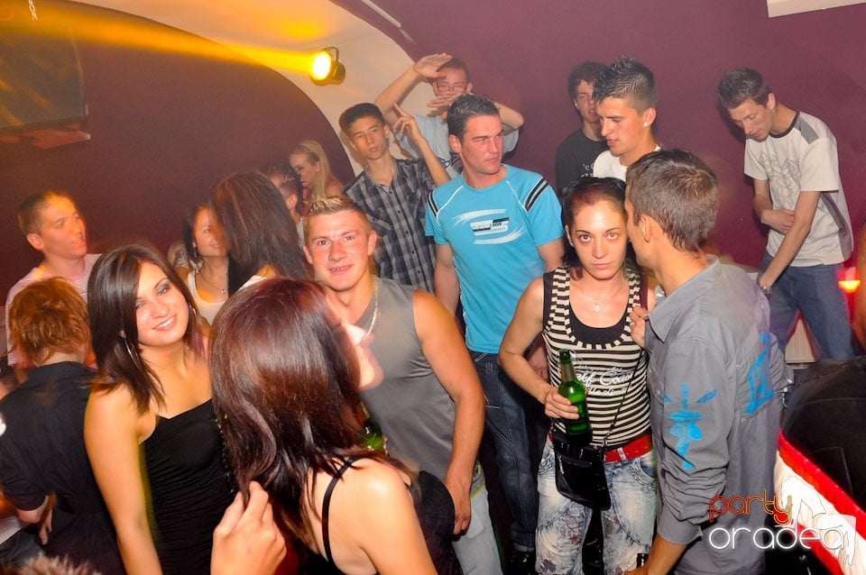 Saturday Night Party în Atti's,
