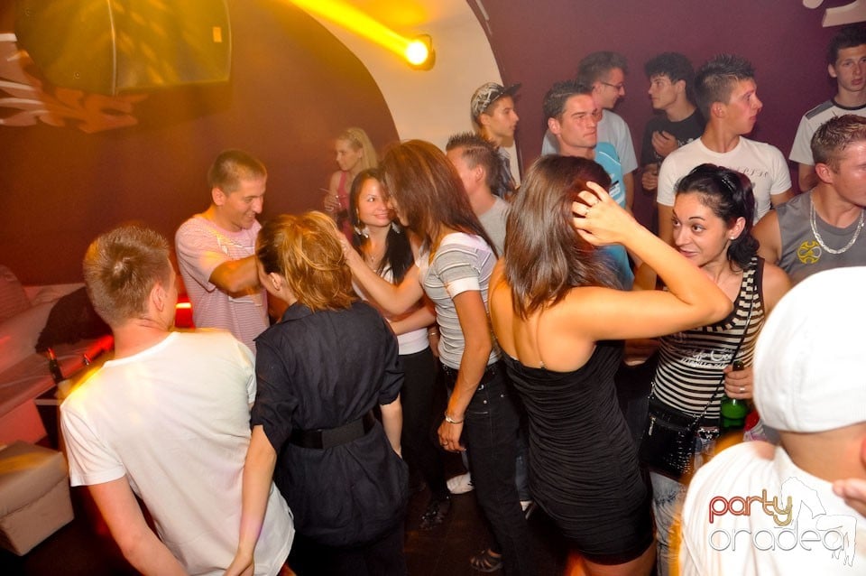 Saturday Night Party în Atti's,