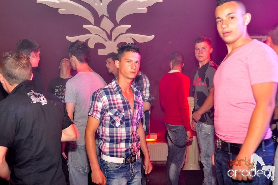 Saturday Night Party în Atti's,