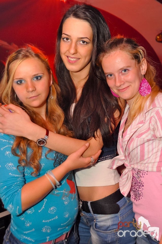 Saturday Night Party în Atti's,