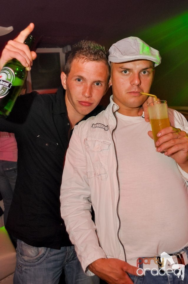 Saturday Night Party în Atti's,