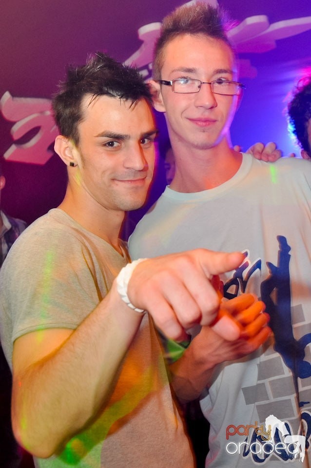 Saturday Night Party în Atti's,