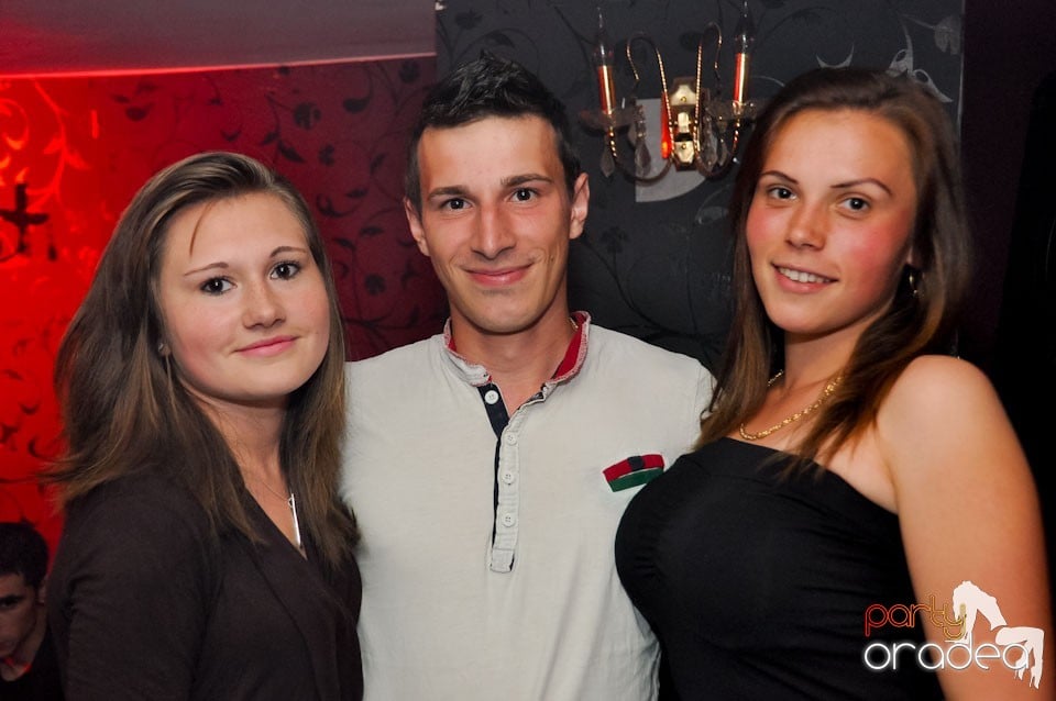 Saturday Night Party în Atti's,