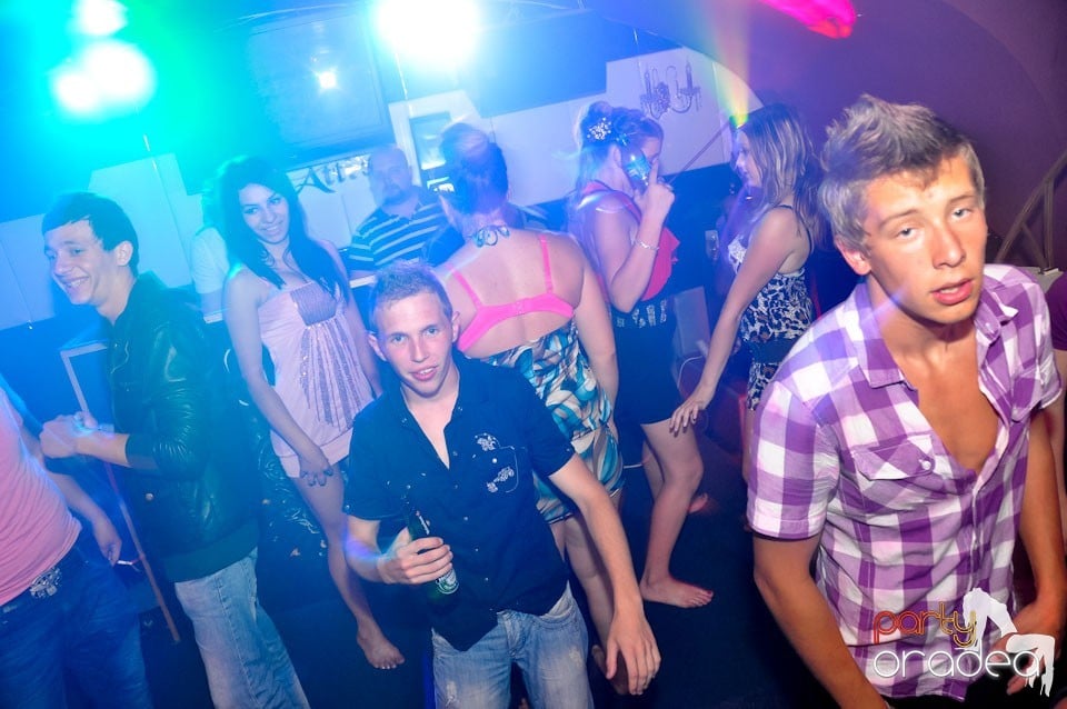 Saturday Night Party în Atti's,