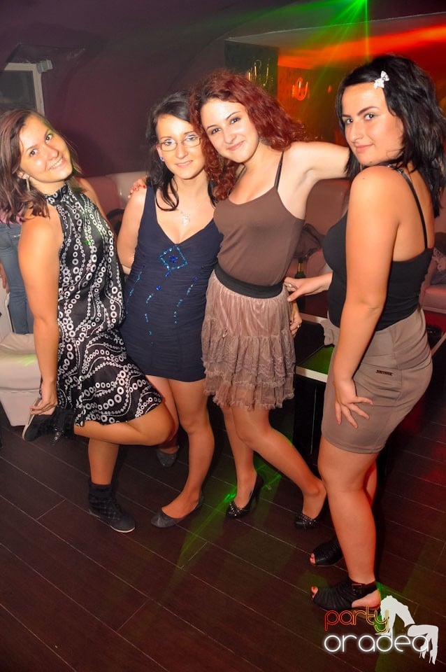 Saturday Night Party în Atti's,