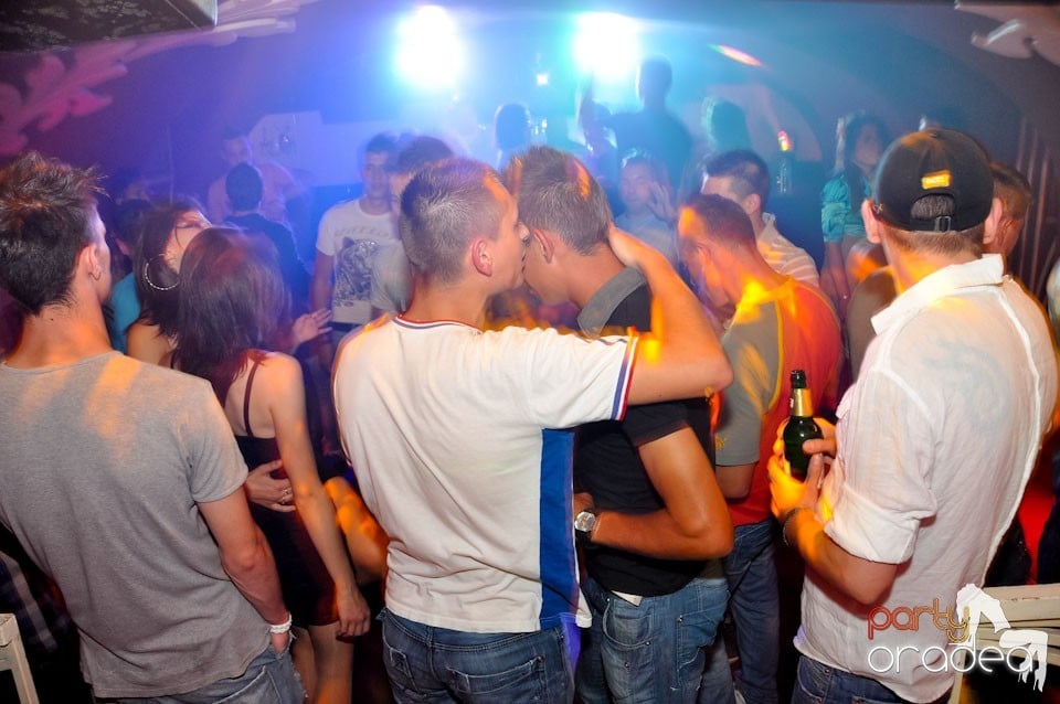 Saturday Night Party în Atti's,