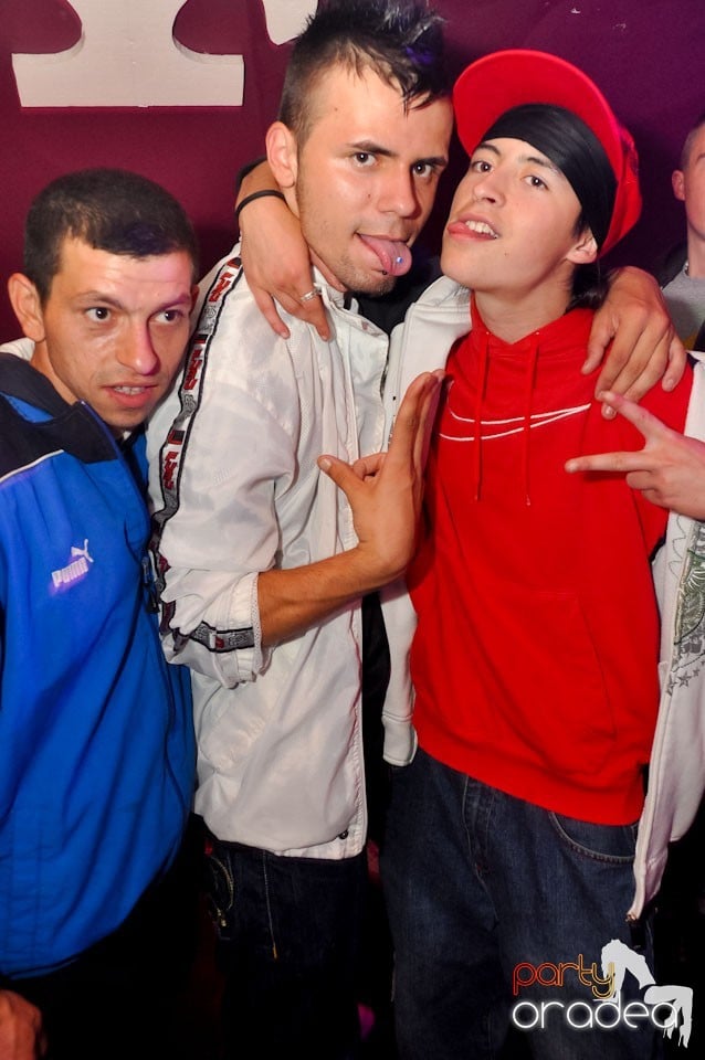 Saturday Night Party în Atti's,