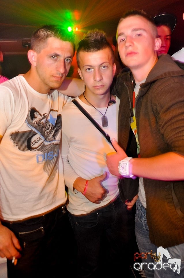 Saturday Night Party în Atti's,