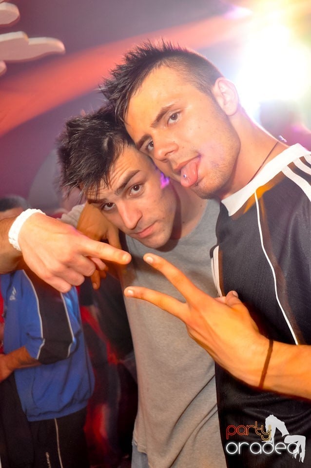Saturday Night Party în Atti's,