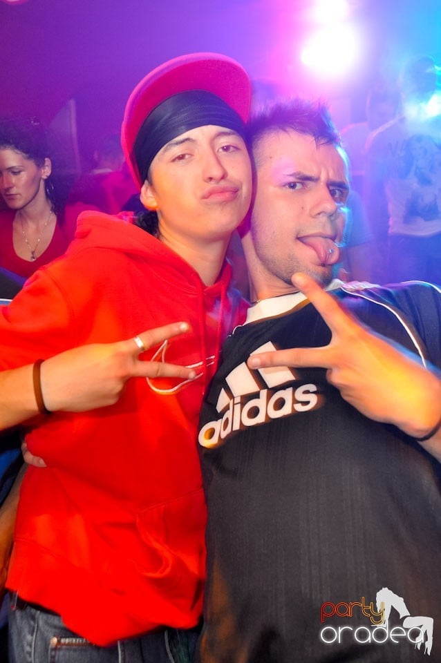 Saturday Night Party în Atti's,